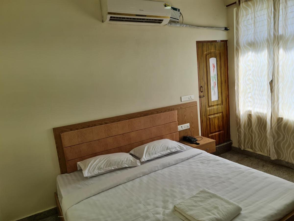 Vijay Shree Inn ฮอร์นีเบ็ชวา ภายนอก รูปภาพ